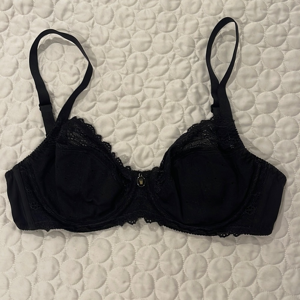 Triumph black bra size 34B lace vintage y2k elegant lingerie